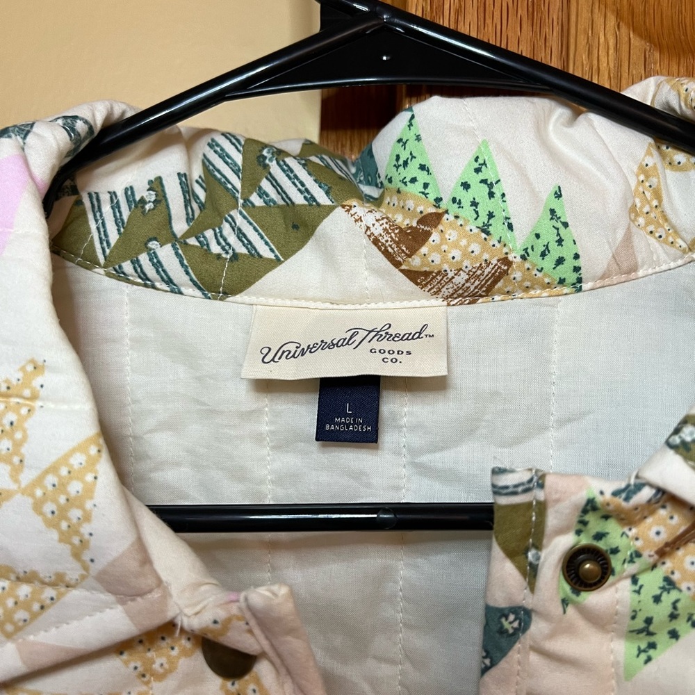 Spring Geometric Patterned Jacket - Picture 3 of 4